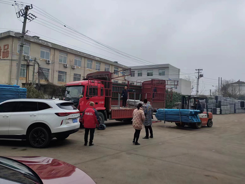 金用護(hù)欄2023年2月6日鋅鋼組裝式欄桿裝車(chē)發(fā)貨！