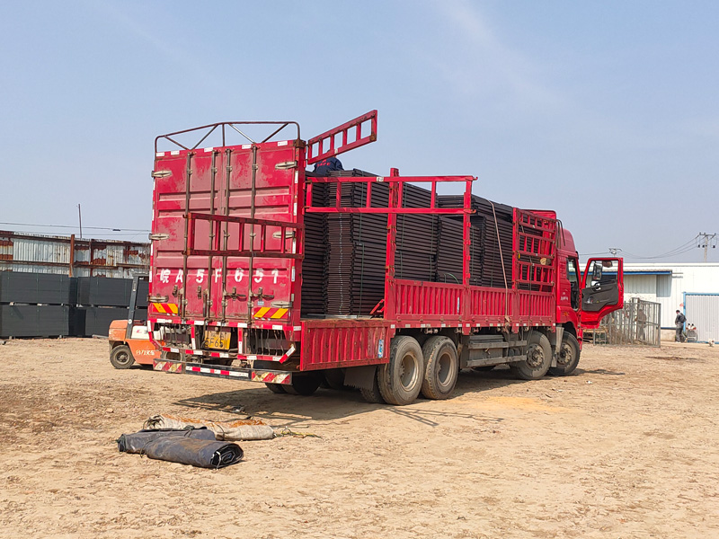 金用護欄2023年3月2日鋅鋼飄窗欄桿裝車發貨！