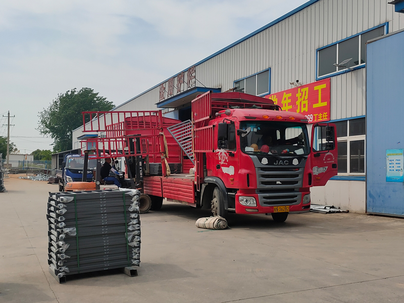 金用護(hù)欄2023年5月13日鋅鋼百葉窗裝車發(fā)貨! 金用護(hù)欄2023年5月13日鋅鋼百葉窗裝車發(fā)貨!