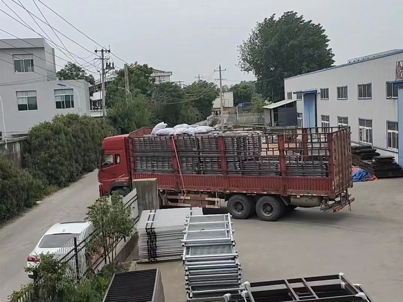 金用護(hù)欄2023年5月17日鋅鋼飄窗欄桿裝車發(fā)貨! 金用護(hù)欄2023年5月17日鋅鋼飄窗欄桿裝車發(fā)貨!