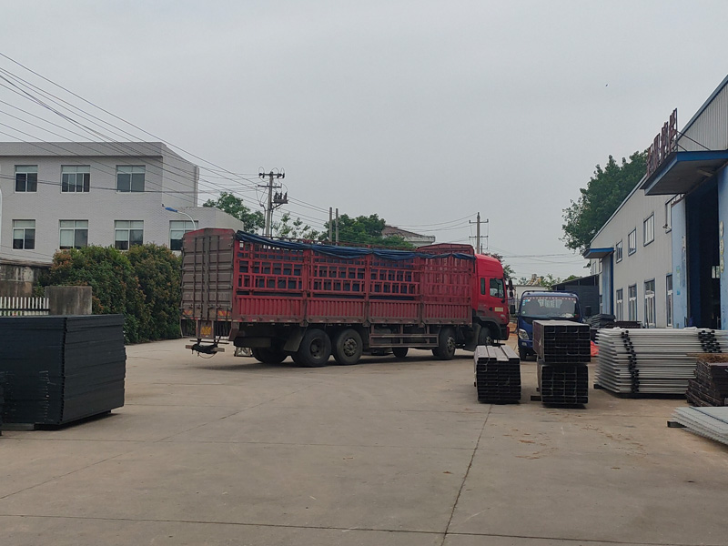 2023年6月1日鋅鋼飄窗護(hù)欄裝車發(fā)貨! 2023年6月1日鋅鋼飄窗護(hù)欄裝車發(fā)貨!