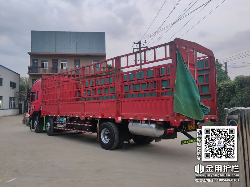 2023年10月14日鋅鋼百葉窗裝車發貨！