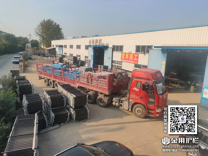 2023年10月28日鋅鋼組裝護欄裝車發(fā)貨! 2023年10月28日鋅鋼組裝護欄裝車發(fā)貨!