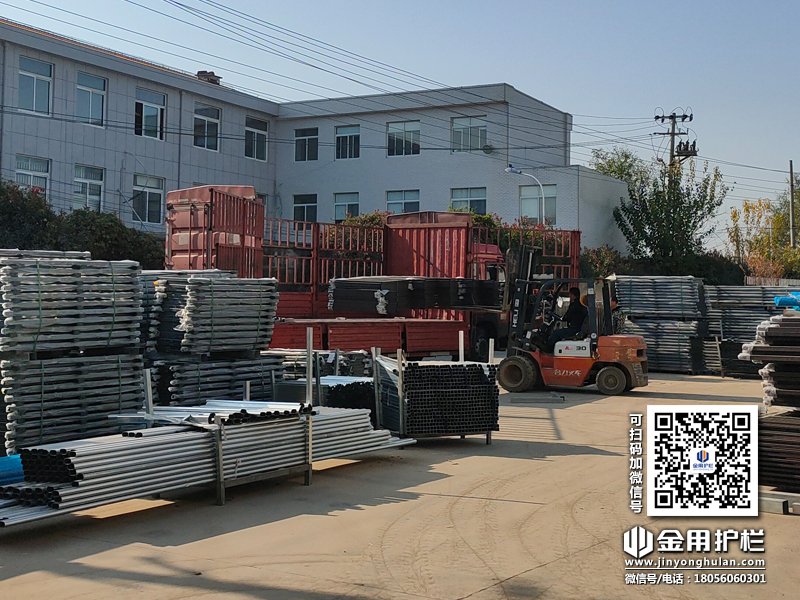2023年11月30日鋅鋼護(hù)窗欄桿裝車(chē)發(fā)貨！