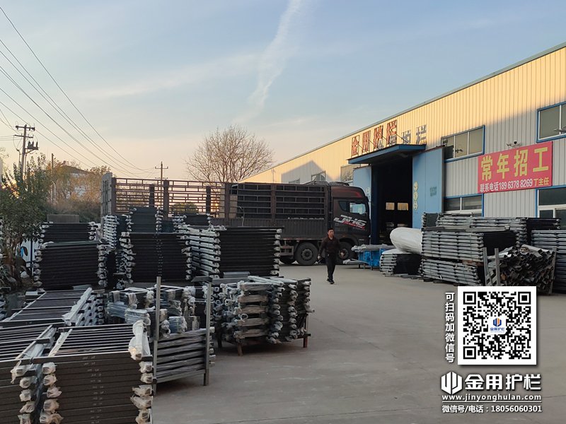 2023年12月7日鋅鋼百葉窗裝車發(fā)貨! 2023年12月7日鋅鋼百葉窗裝車發(fā)貨!