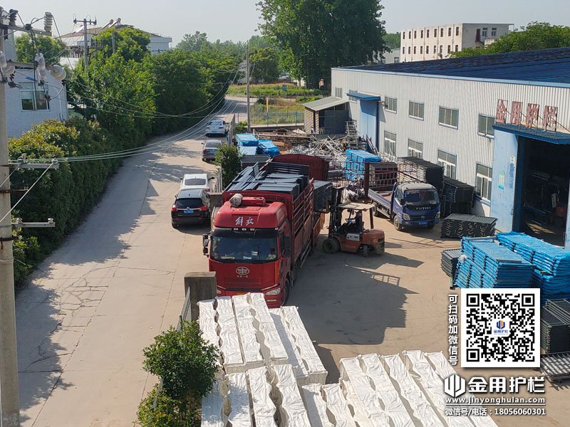 2024年5月13日鋅鋼百葉窗裝車發(fā)貨！