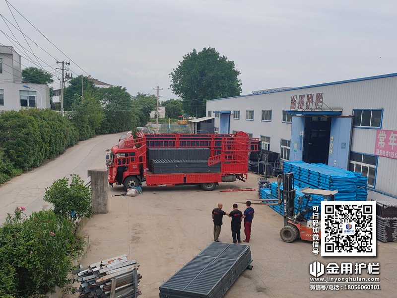 2024年6月6日鋁合金百葉窗裝車發(fā)貨！