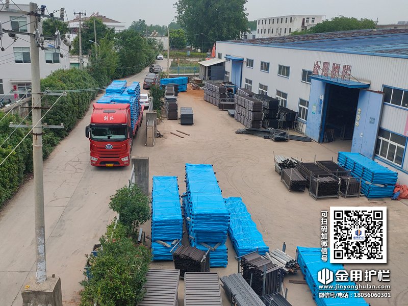  2024年6月25日鋅鋼陽臺護欄裝車發貨！