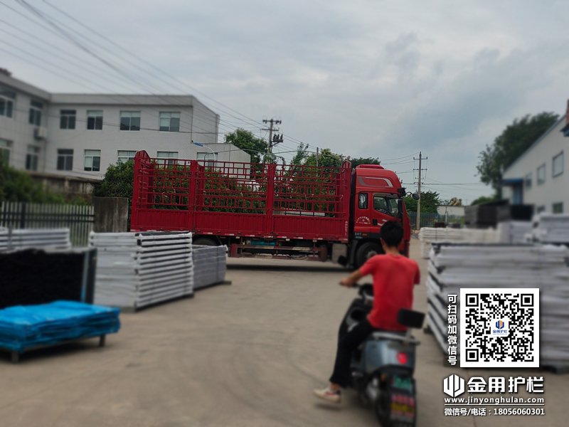 2024年7月9日鋅鋼百葉窗裝車發貨! 2024年7月9日鋅鋼百葉窗裝車發貨!