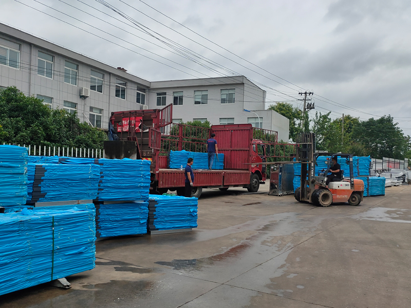 2024年7月27日鋅鋼陽臺欄桿裝車發貨！