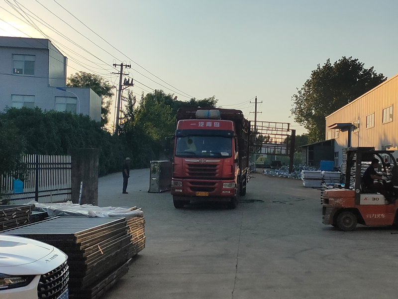 2024年7月30日鋅鋼百葉窗裝車(chē)發(fā)貨! 2024年7月30日鋅鋼百葉窗裝車(chē)發(fā)貨!