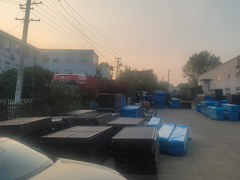 2024年9月14日鋅鋼陽臺護(hù)欄裝車發(fā)貨！