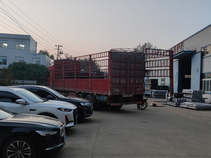 2024年10月25日鋅鋼百葉窗裝車發貨！