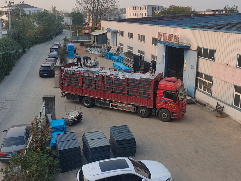 2024年11月5日鋅鋼護窗欄桿裝車發貨！