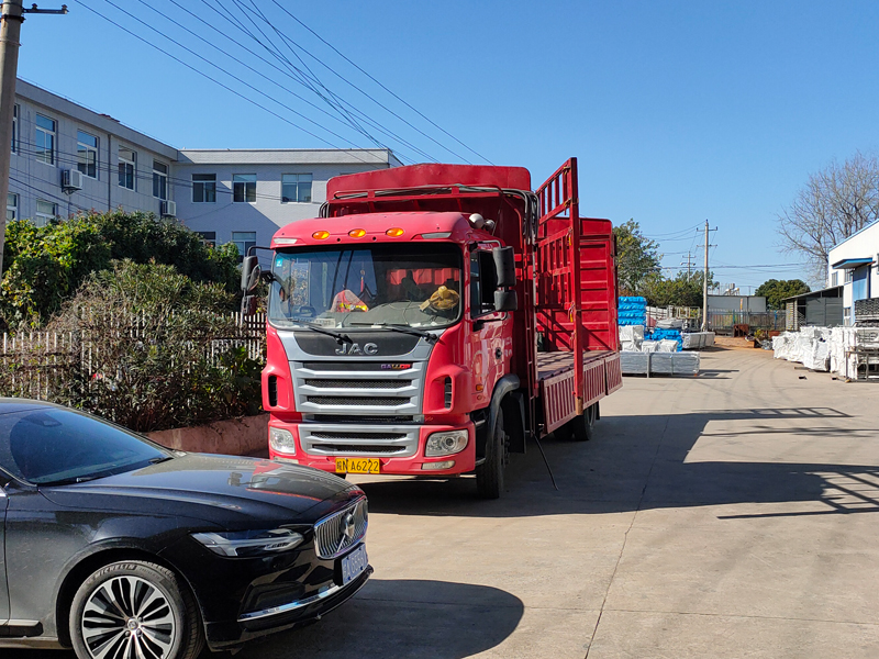 2024年12月2日鋅鋼百葉窗裝車發貨！