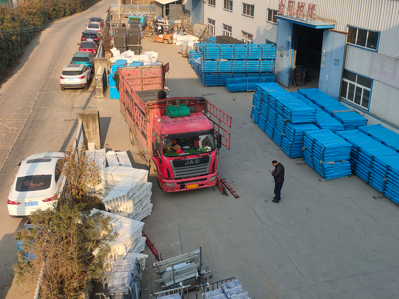 2025年1月3日鋅鋼陽臺護欄裝車發貨！