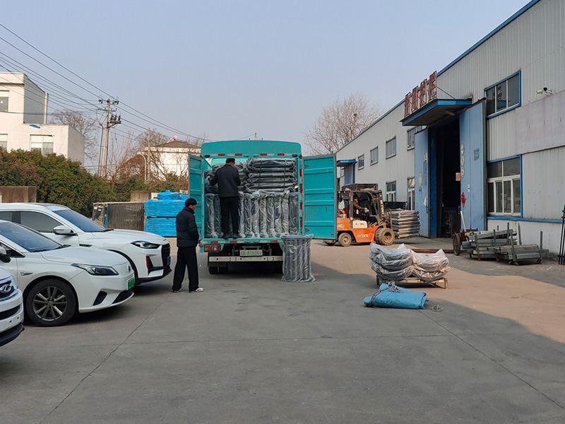 2025年3月7日鋅鋼飄窗護(hù)欄裝車發(fā)貨! 2025年3月7日鋅鋼飄窗護(hù)欄裝車發(fā)貨!