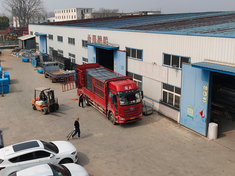 2025年3月8日鋁合金百葉窗裝車發(fā)貨！