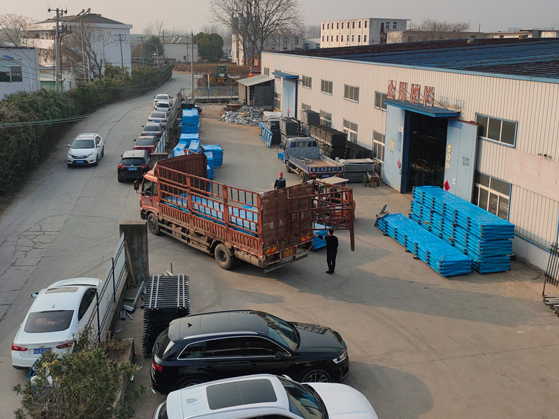 2025年3月10日鋅鋼陽臺欄桿裝車發(fā)貨！