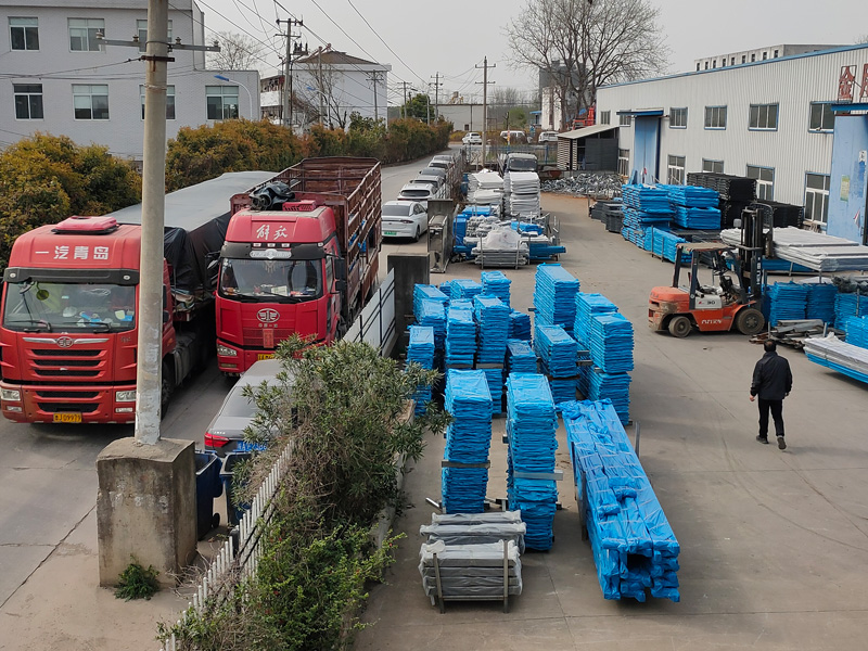 2025年4月1日鋅鋼飄窗護欄裝車發貨！