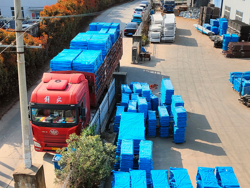 2025年4月7日鋅鋼護窗欄桿裝車發貨！