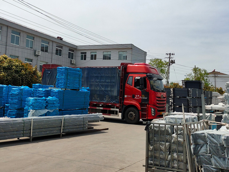 2025年4月16日鋅鋼護窗欄桿裝車發貨! 2025年4月16日鋅鋼護窗欄桿裝車發貨!