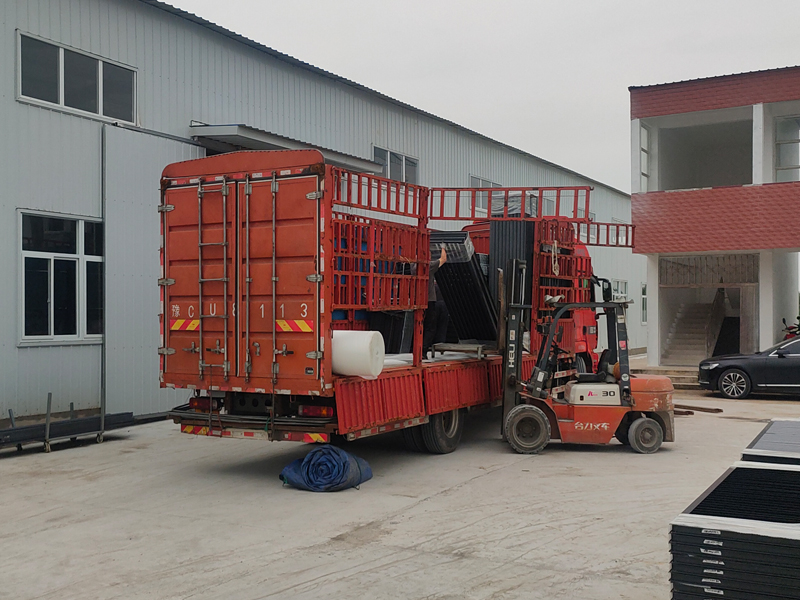 2025年6月23日鋁合金百葉窗裝車發(fā)貨! 2025年6月23日鋁合金百葉窗裝車發(fā)貨!