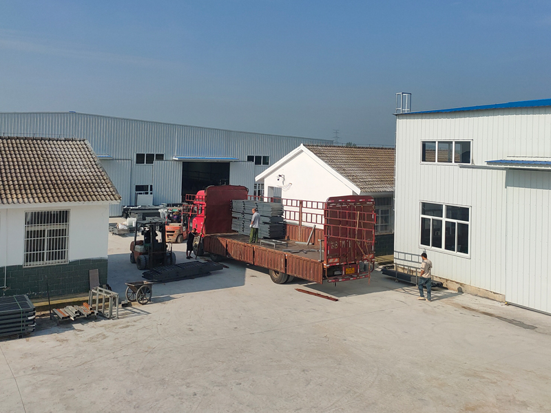 2025年6月24日鋅鋼欄桿裝車發貨！