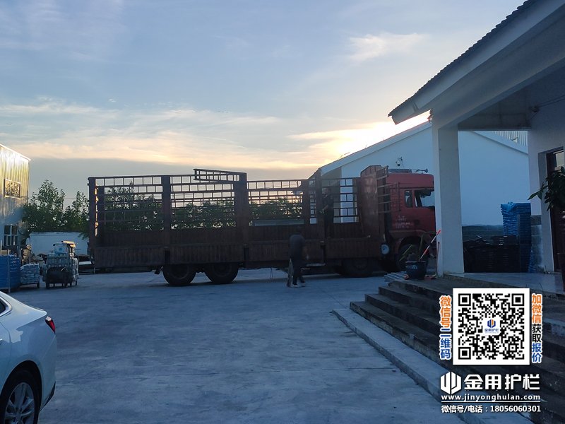 2025年8月14日鋅鋼百葉窗裝車發貨！