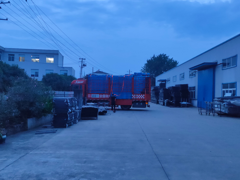 2025年8月27日鋅鋼陽(yáng)臺(tái)護(hù)欄裝車發(fā)貨! 2025年8月27日鋅鋼陽(yáng)臺(tái)護(hù)欄裝車發(fā)貨!