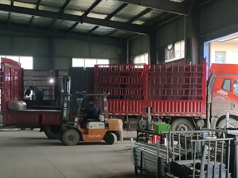 2025年9月30日鋅鋼百葉窗裝車發貨！